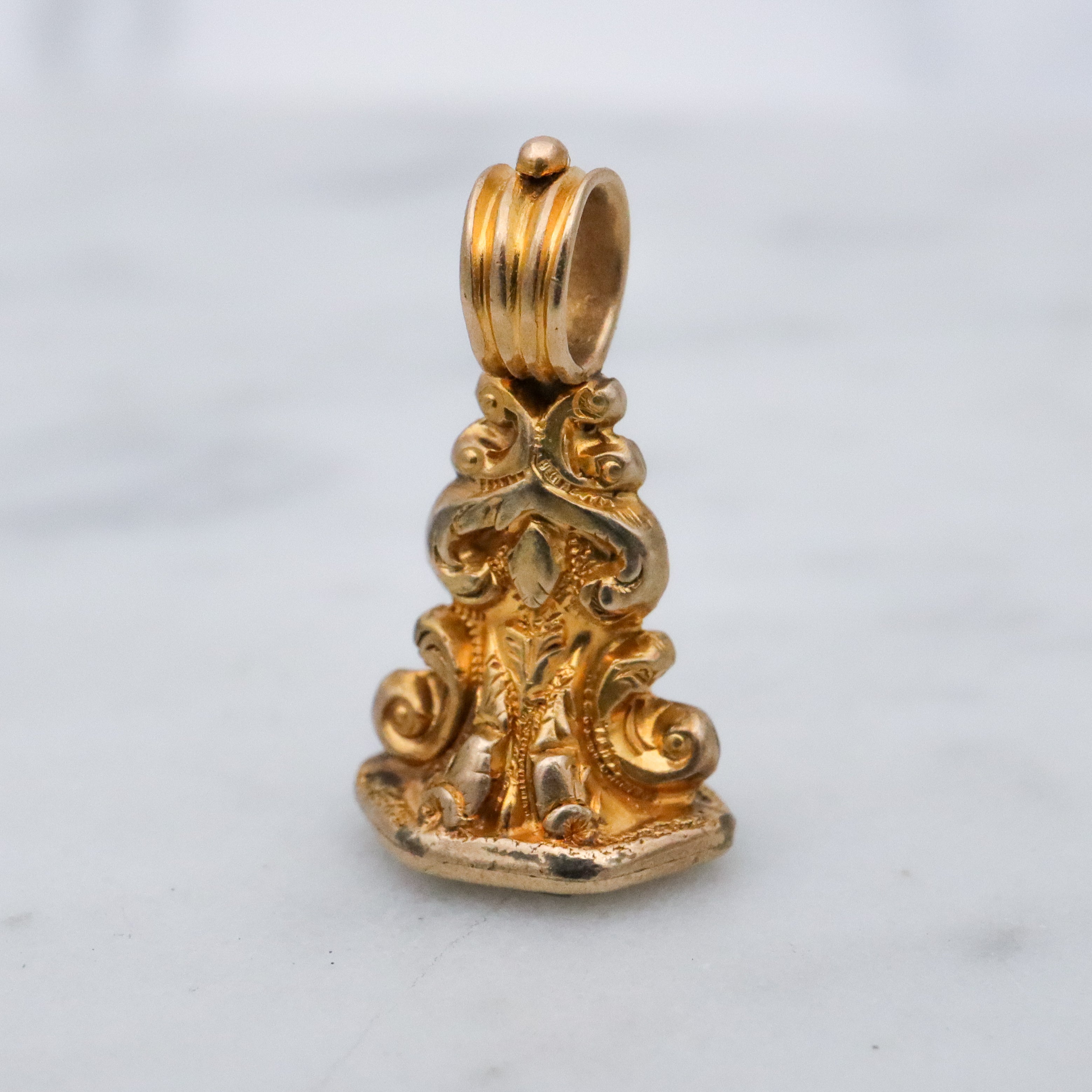 Antique Victorian 10k gold Rococo embossed fob w/quartz signet base